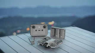 DJI Neo 2 4K‑s drón, szelfikre és sportkövetésre készült